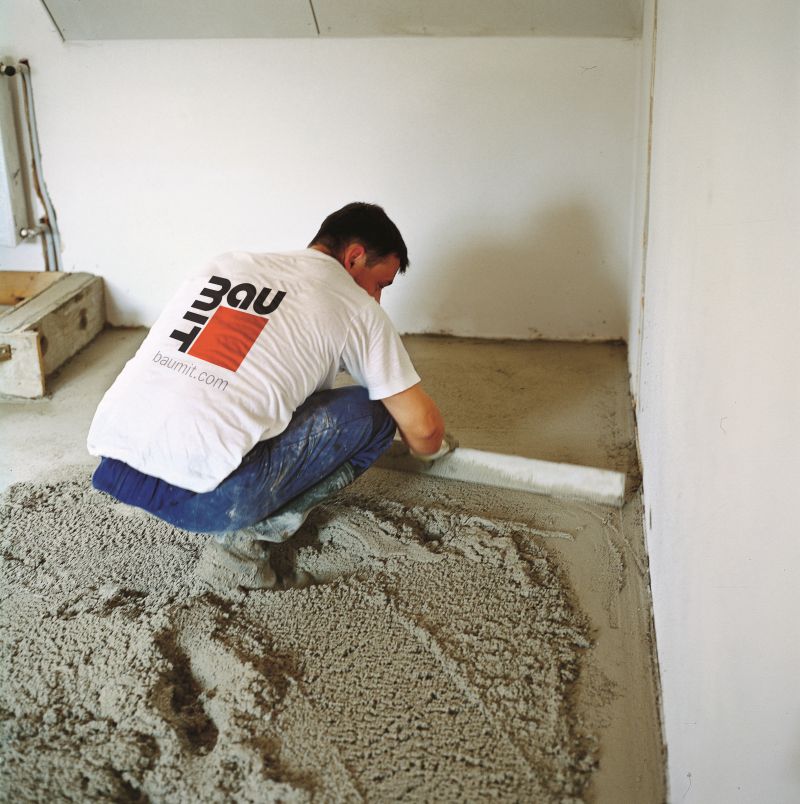 Remonty związane z odnawianiem podłogi należą jednak do najbardziej uciążliwych, ponieważ okresowo wymuszają wyłączenie odnawianego pomieszczenia z użytku.Fot.materiał prasowy