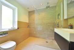 O budowie prysznicu bez brodzika powinniśmy pomyśleć już na etapie budowania stropu bądź podłogi na gruncie. Fot. Pixabay