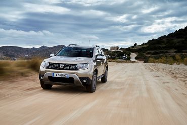 14_21200097_2017_new_dacia_duster_tests_drive_in_greece