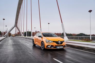 21202838_2018_new_renault_megane_r_s_sport_chassis_tests_drive_in_spain