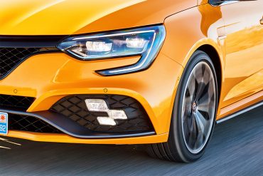 12_21202855_2018_-_new_renault_megane_r_s_sport_chassis_tests_drive_in_spain